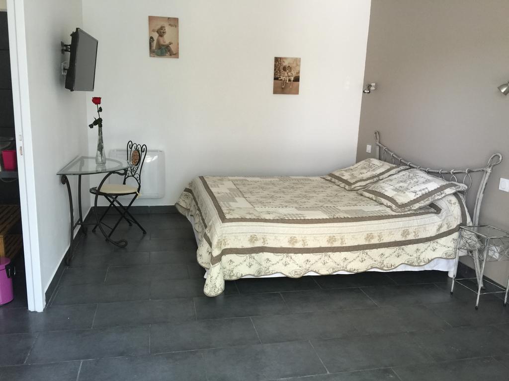 Chambres d'Hôtes Le Mas du Bijou Bleu Puget-sur Argens Exterior foto